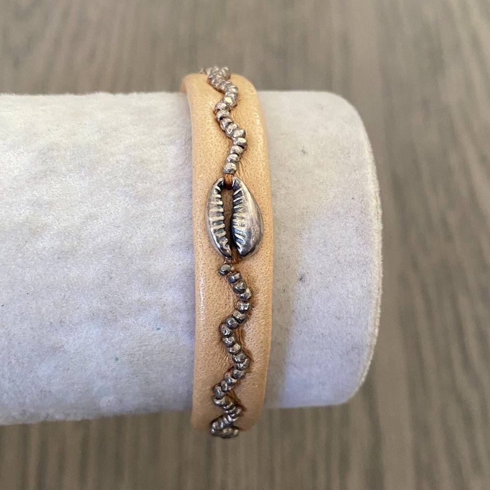 New Authentic Chan Luu Cowry Shell Tan Leather Pul